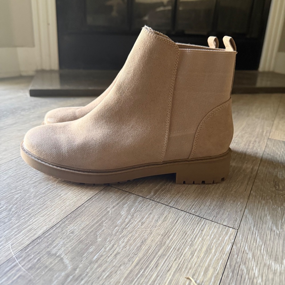 Esprit Selma Tan Suede Chelsea Ankle Boots Womens 8.5 Minimalist Western Boho